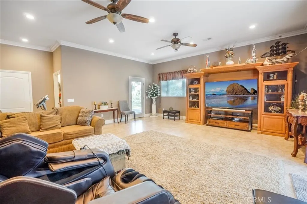 15421 Shelton Drive, Perris, California 92570 home-pic-11